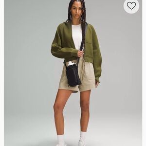 Lululemon 2L water bottle bag with pocket